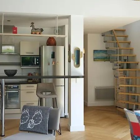 Jolie Recente 3 Chambres, 150 M De La